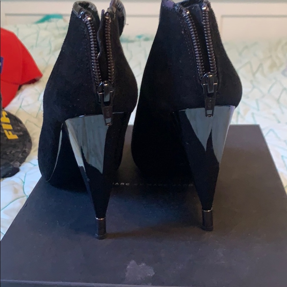 Suede heels size 6